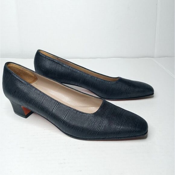 Salvatore Ferragamo black heels size 7.5 - Picture 1 of 9